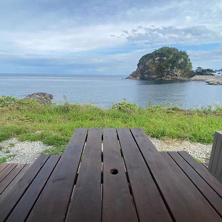 Hotel Retreat佐渡風島 グランピング- Self Check-In Only à Sado Extérieur photo