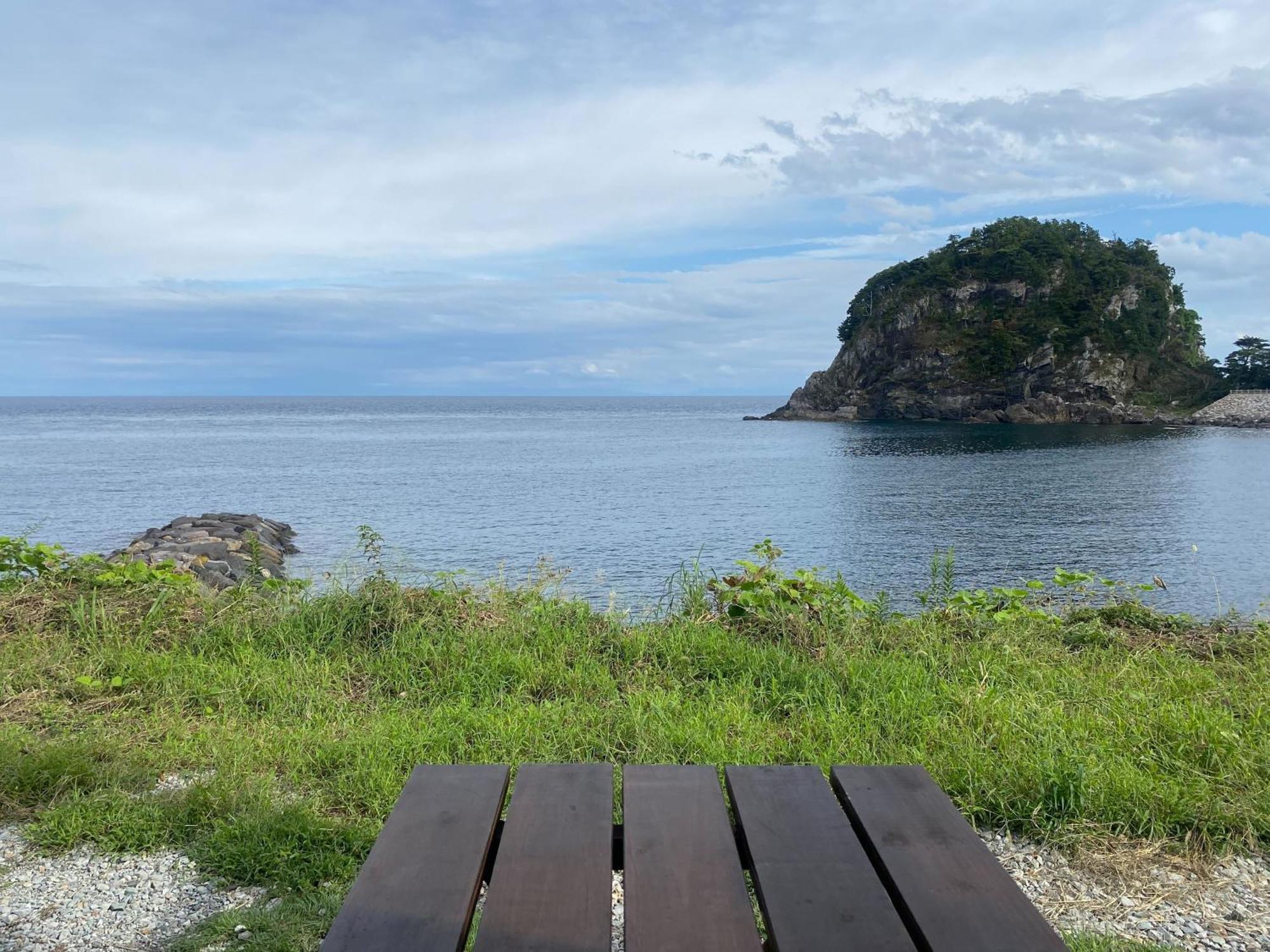 Hotel Retreat佐渡風島 グランピング- Self Check-In Only à Sado Extérieur photo